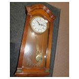 QUARTZ WALL CLOCK, BATTERY OPERATED, 29" LONG X