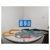 MONOGRAMMED HANKIES, 2 UMBRELLA