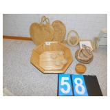 LARGE ASSORTMENT OF BASKETS LARGE AND SMALL