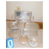 GROUP OF HAMMERED ALUMINIUM SERVING PIECES, TRAYS