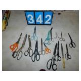 GROUP OF SCISSORS