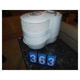 FULL ROOM HUMIDIFIER QUIET CARE WITH TWO