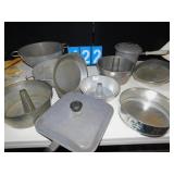 VINTAGE COOKWARE AND BAKE PANS