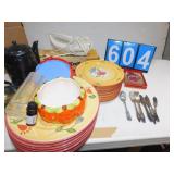 ELECTRIC CARVING KNIVE, PITCHER APPEARS TO BE