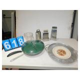 SKILLET NON STICK GLASS LID FEW SCRATCHES,