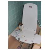 ARCHIMEDES MOTORIZED BATH SEAT WITH REMOTE