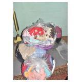 LARGE GROUP OF CLOTHES WOMENS