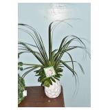 PINEAPPLE ARTIFICIAL ARRANGEMENT