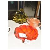 ART GLASS PEDESTAL BOWL, GREEN HANDLED BOWL,