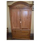 BROYHILL 44" W X 23" D X 79" H W/ 4 DRAWER BASE