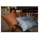 3 PILLOWS COPPER AND BLUE