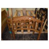 TWIN WOOD HEADBOARD/FOOTBOARD