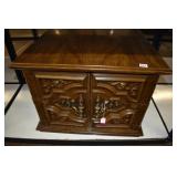 SQ. END TABLE 28" X 28" X 21" H TWO DOOR FRONT