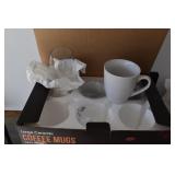 TOASTER OVEN OSTER AND 3 NEW MUGS AND 2 PLASTIC