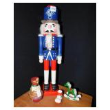 NUTCRACKER R/W BLUE 21" H PLASTIC ON TOP OF HAT