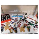 HOLIDAY ORNAMENTS SANTA CANDLE HOLDER, MIRROR