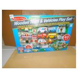 MELISSA & DOUG DELUXE WOODEN TOWN & VEHICLES PLAY