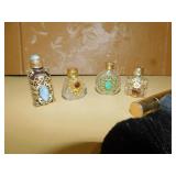 MINI PERFUMES, COSMETIC BRUSHES