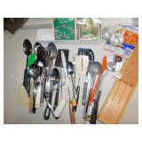 KITCHEN UTENSILS, PASTRY CLOTH, PIGGY ROSETTE