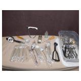 JUICER, ONEIDA ICETEA SPOONS, ICE SCOOPS, ETC.