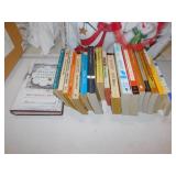 PAMPERED CHEF, PEDESTAL WHITE MILK GLASS, CIGAR