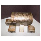 CHEST WITH SMALL BOXES, DECORATIVE ANIMAL TOP