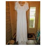 VINTAGE WEDDING DRESS 8-10