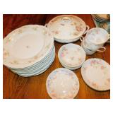 HAVILAND INCLUDING 9 PLATES, COVERED BOWL LID