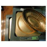 2 SETS OF 4 CHARGERS PLATOS BASE 13IN DIAMETER,