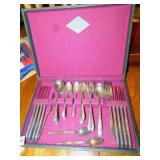 RODGERS SILVERPLATE COMPLETE FOR 6-