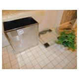 BATH BAR, DIGITAL BATH SCALE, WASTE CAN, ETC.