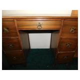 WOOD DESK SLIGHT DAMAGE 30H 40L 18D