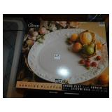 RED GLASS VASE, SMALL VASE, GIBSON HOUSE WARES