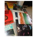 GROUP OF ALBUMS INCLUDES JEFFERSON STARSHIP