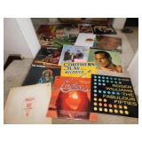 GROUP OF ALBUMS INCLUDES 70S GOLD