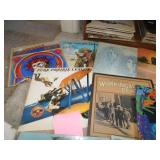 GROUP OF ALBUMS INCLUDES GRATEFUL DEAD