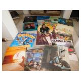 GROUP OF ALBUMS INCLUDES SINATRA