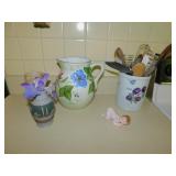 UTENSIL HOLDER, LEI GATES WATER PITCHER