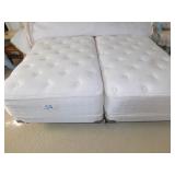 2 TWIN SIZE MATRESS & BOX SPRINGS COMFORTER,