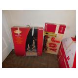 HOLIDAY DECORATIONS IN BOX, SPIRAL 6