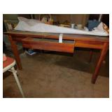 CENTER DRAWER TABLE 5