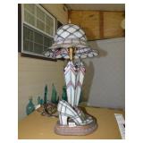 STAINED GLASS LAMP LOOKS LIKE HAT UMBRELLA AND