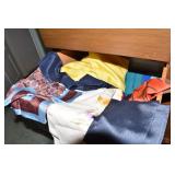 DRESSER 58" H X 38" W X 20 5 DRAWER W/ 1 DOOR