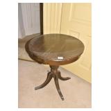 ROUND MAHG. TABLE 23" H X 20" ROUND