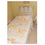 TWIN WOOD HEADBOARD W/ GOLD DÉCOR 42" H X 40" W