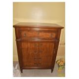 DREXEL 5 DRAWER CHEST CLEAN 50" H X 37" W X 20" D