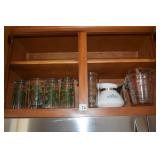 TEA KETTLE, PYREX MEASURING CUPS AND 4 HOLLY