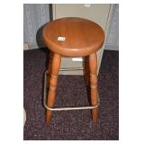 WOOD BAR STOOL WITH METAL BOTTOM RUNG