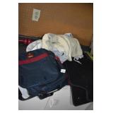 4 AUDI MATS, SAMSONITE BADGE