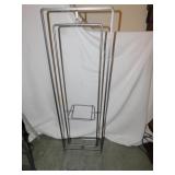 STURDY PLANT HOLDER WITH REMOVABLE PLANT HOLDER;